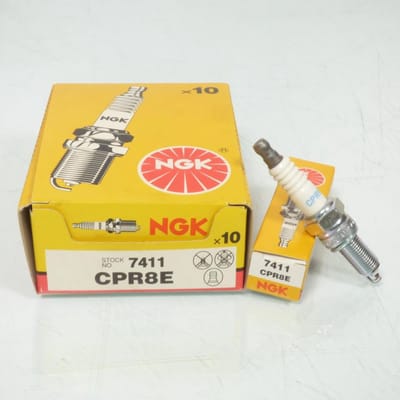 Bougie d'allumage NGK pour Scooter Aprilia 50 Sr R Factory Après 2004 Neuf