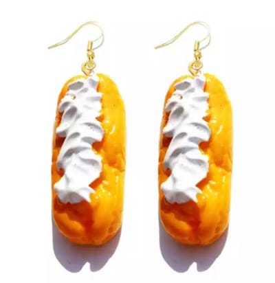 Akyol - slagroom soes oorbellen – Oorbellen dames - oorbellen meisjes - Oorhangers dames - oorbellen bakker - bakkerij - oorbellen Sieraad - grappige oorbellen - oorbellen cadeau - verjaardag - grappige oorhangers -Valentijn cadeau
