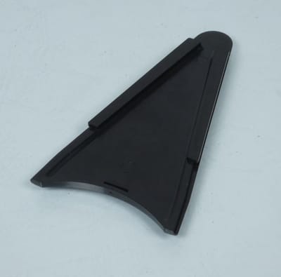 Obturateur cache plastique noir arrière triangle de cadre pour mobylette MBK 51