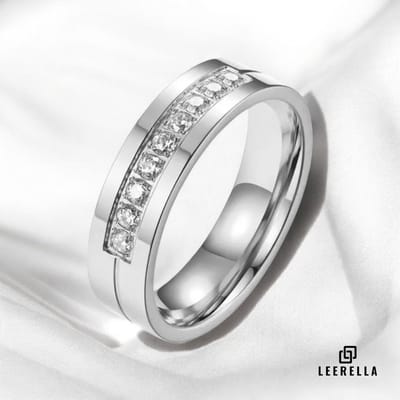 Leerella Elegante Zilverkleurige RVS Ring voor Dames of Heren - Luxe Ontwerp met AAA Cubic Zirconia - Maat 7/17,4mm