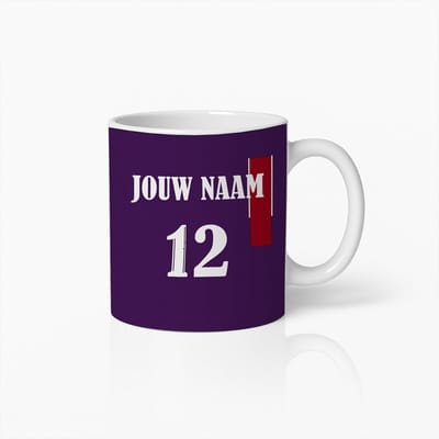 Gepersonaliseerde Donkerpaarse Mok met Naam en Nummer – Uniek Cadeau voor Sportfans