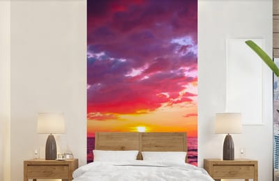 Behang - Fotobehang Zon - Horizon - Roze - Palmboom - Zee - Breedte 120 cm x hoogte 240 cm