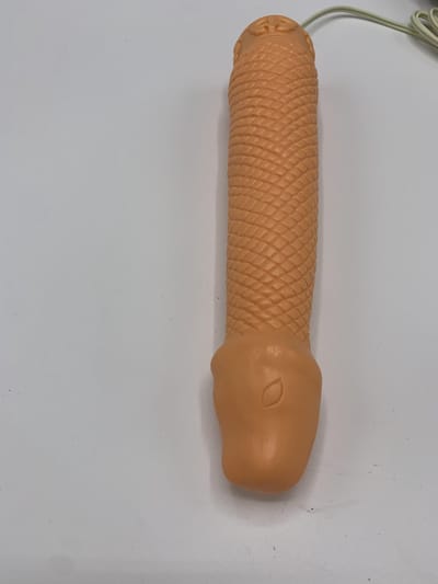 Hydas - Stoere Realistische Snake Vibrator - Beige - 19 Cm - Multie speed - neutrale Cadeaubox - ideaal om te geven of te ontvangen - art 875