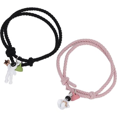Bracelet Magnétique Astronaute 1 Paire Bracelet assorti pour Couple Cordon à Cheveux Pendentif Magnétique Cadeaux pour Amoureux de Bijoux Noir et black