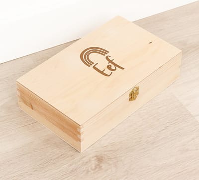 Houten kistje 'Eef' Regenboog - Tekenkist - Herinneringsdoos - Kraamcadeau - Knutseldoos - Memorybox - Baby - Geboorte