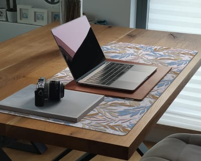 Coloray Bureau Onderlegger - Pastelbladeren Computer Mat - 100 cm x 50 cm - Veelkleurig Bureau Onderlegger - Bureau Pad - Bureau Mat - Bureaumat - Onderlegger Bureau
