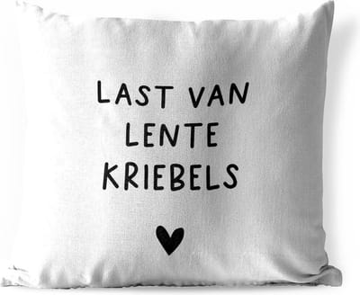 Sierkussen Buiten - Last van lentekriebels - Spreuken - Quotes - 60x60 cm - Weerbestendig