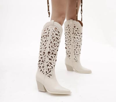 ZoeZo Design - laarzen - cowboylaarzen - cremé/ecru - hakhoogte 7 cm - imitatieleer - lange laarzen - opengewerkte laarzen - maat 36 - rits aan de binnenzijde