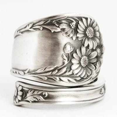 Huitan Persoonlijkheid Brede Ring met Bloemen Gegraveerd Anti Kleur Vintage Vrouwen Vingerringen Feest Fancy Jubileum Cadeau Sieraden 9
