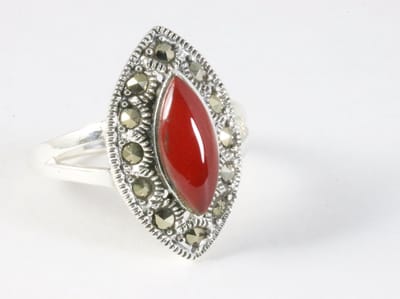 Zilveren ring met carneool en marcasiet - maat 17