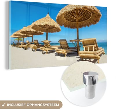 MuchoWow® Glasschilderij 40x20 cm - Schilderij acrylglas - Strandstoel - Strand - Parasol - Zee - Zomer - Foto op glas - Schilderijen