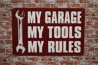 Wanddecoratie - Wandbord - My garage - Metalen wandbord - Mancave - Mancave decoratie - Retro - Metalen borden - Mannen cadeautjes - Bar decoratie - Wandborden – Bar - Wand Decoratie - UV bestendi