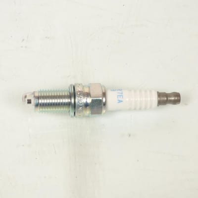 Bougie d'allumage NGK pour Moto Harley Davidson 883 SPORTSTER R Après 2004 DCPR7EA-9 / 6651 Neuf