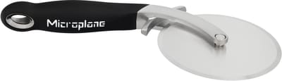 Microplane Pizzasnijder Pro - Zwart- Met deegprikker