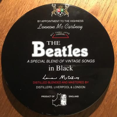 CD BEATLES - Beatles In Black DNR018BE1 Dog 'N' Roll 1992 Italië Rock Gebruikt white