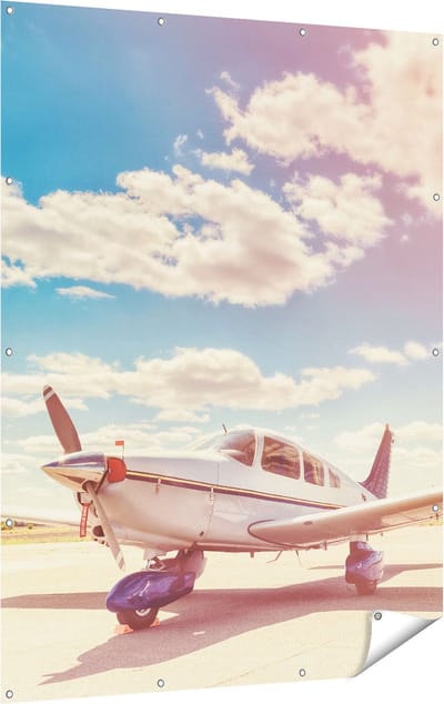 Gards Tuinposter Gelande Vliegtuig op de Luchthaven - 120x160 cm - Tuindoek - Tuindecoratie - Wanddecoratie buiten - Tuinschilderij