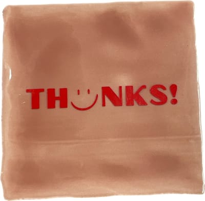 Hippe tegeltje met tekst: Thanks | Zalm/roze met rood | Gepersonaliseerde cadeau | Hippe Spreuktegel | Nieuwe woning cadeau | Housewarming cadeau