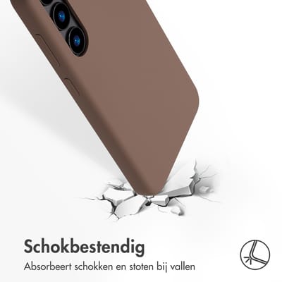 Accezz Hoesje - Geschikt voor Samsung Galaxy S24 - Liquid Silicone Backcover met Magnetische Ring - Lichtbruin