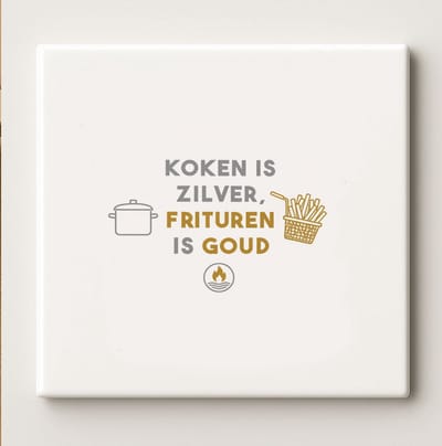 Grappige Keuken Quote Keramische Tegel “Koken Is Zilver, Frituren Is Goud” – Culinaire Humor Wanddecoratie voor Huis & Keuken, 15 x 15 cm