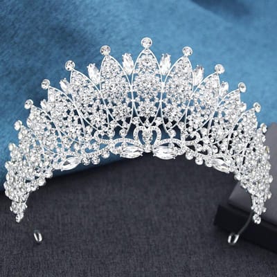 Luxe Strass Tiara voor Bruid Tiara's en Kronen Feest Verkiezing Bruiloftskroon Haarjuwelen Hoofdbanden Kostuumaccessoires white