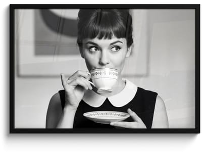 Poster in lijst - Fotolijst 90x60 cm - Posters - Portret - Thee - Vrouw - Posterlijst zwart - Decoratie - Wanddecoratie woonkamer - Muurdecoratie slaapkamer