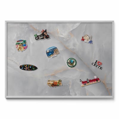 Tulup Magneetbord met Zilveren Frame - Grijs Magneetbord in Stijlvolle Kleuren - 100 cm x 70 cm - Elegant decoratief marmer - Magneetbord voor Reissouvenirs - Magnetisch Bord Foto Bevestiging - Design Magneetbord met Frame