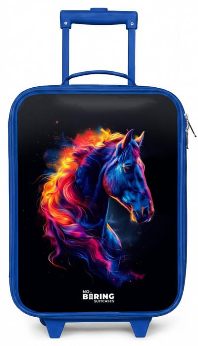 NoBoringSuitcases.com® - Kinderkoffer blauw - Kindertrolley jongen - Zijaanzicht van een paard met vurige manen - Koffer kind lichtgewicht - Reiskoffer trolley voor kinderen - Koffertje met lichtgevende wieltjes - Rolkoffer