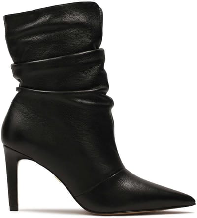 Leather boots with crinkle upper