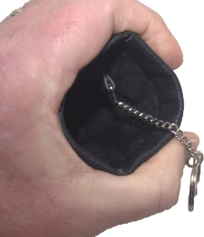 Oi zwarte lederen Sleutelklappertje Oud Model / sleutelbeurs met knijp opening / etui voor grote sleutelbos / zwart leer / 435