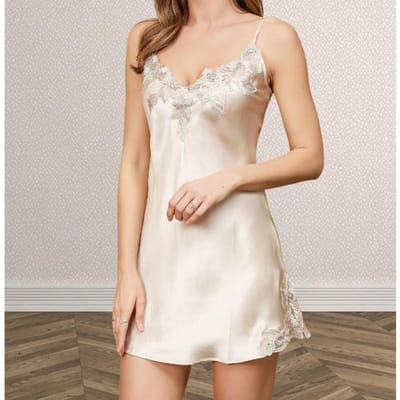 Nachthemd van pure zijde met kant en splitzoom, slipjurk, kort nachthemd, sexy kanten rand, nachtkleding, nachthemden, zijden hemdje, bruidsnachtkleding M beige
