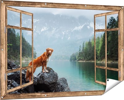 Gards Tuinposter Doorkijk Retriever Hond bij het Water in de Bergen - 150x100 cm - Tuindoek - Tuindecoratie - Wanddecoratie buiten - Tuinschilderij