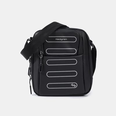 Hedgren RELAX P verticale crossbodytas met RFID-bescherming – Gerecycled materiaal – Waterafstotend - Zwart