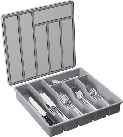 Bestekorganizer met Deksel - 6 vakken voor Mes, Vork, Lepel, Grijs, Voedselveilig PP (32x30x5.4 cm) - Stofvrij en Geschikt voor Keukenla, Aanrecht, Picknick, Camping en RV