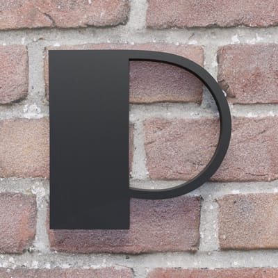Huisnummer Broadway P zwart - Huisnummerbord - 10 cm - zelfklevend