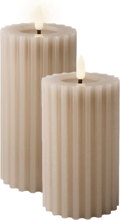 Lumineo Luxe LED kaarsen/stompkaarsen - 2x st - lichtgrijs - ribbel - D7,5 cm - timer