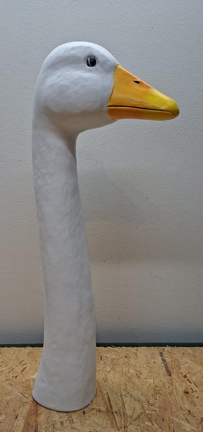 Luxe Decoratie Gans Ganzenkop - 56 cm Hoog - Polystone - Wit/Oranje - Modern Kunstbeeld & Woonaccessoire Binnen
