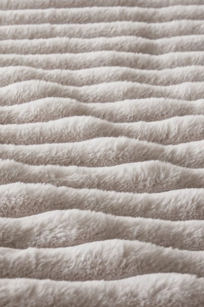 Rivièra Maison Furry Stripes kussensloop - Gebroken wit - 60 x 70 cm