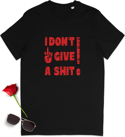 Heren t shirt met tekst: I don't give a shit! - Dames tshirt met rebel quote - Grappig t-shirt voor mannen en vrouwen - Unisex maten: S M L XL XXL XXXL - Shirt kleuren: Wit en zwart.