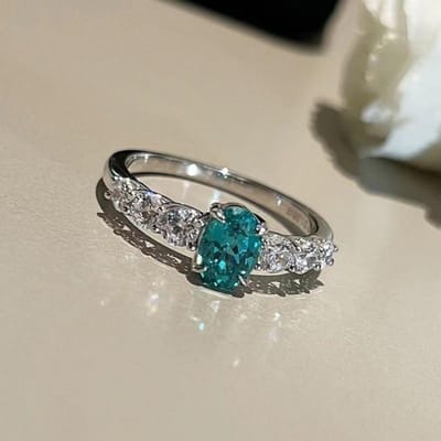 Nieuw In Hoge Kwaliteit Prachtige Glanzende Paraiba Ringen Voor Vrouwen Mode Groene Edelsteen Lichte Luxe Fijne Sieraden Cadeau Verstelbaar resizable gray
