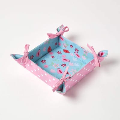 Homescapes broodmand stof golfpatroon vogels en bloemen