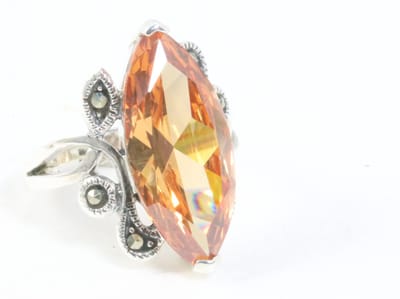 Zware zilveren ring met champagne kwarts en marcasiet - maat 16