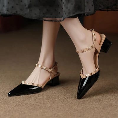 Nieuwe Dames Nieten Sandalen Lakleren Schoenen voor Vrouw Middenhoge Hakken Enkelbandje Zomer Puntige Teen 39 zwart