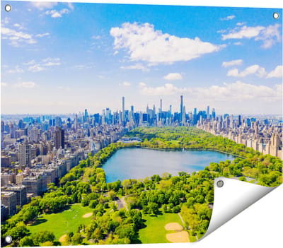 Gards Tuinposter Central Park in New York met Wolkenkrabbers - 80x60 cm - Tuindoek - Tuindecoratie - Wanddecoratie buiten - Tuinschilderij