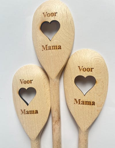 Houten kooklepel, pollepel met gravure -voor mama, duurzaam kado