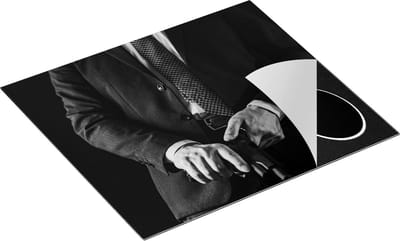 Chefcare Inductie Beschermer Man in Pak met een Pistool - Zwart Wit - 60x50 cm - Afdekplaat Inductie - Kookplaat Beschermer - Inductie Mat