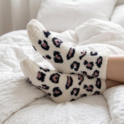 Fluffy Sokken Dames - huissokken - dieren print - panter - luipaard print - wit - bruin - 36-40 - zacht - cadeau voor haar - gift - geschenk vrouwen