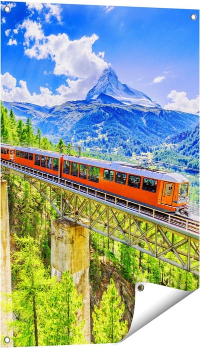 Gards Tuinposter Trein op een Brug bij een Waterval in Zwitserland - 60x90 cm - Tuindoek - Tuindecoratie - Wanddecoratie buiten - Tuinschilderij