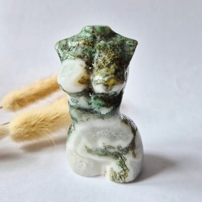 Mosagaat vrouwenbeeldje 8 cm (#7) – handgeslepen edelsteen carving