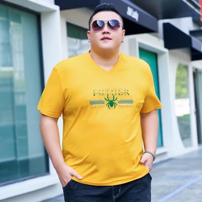 Dikke Man Heren Plus Size V-hals T-shirt Modetrend Halflange mouwen T-shirt Top Dikke Man Zomerkleding Dun 7XL 6XL geel