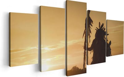 Artaza Canvas Schilderij Vijfluik Indiaan met een Speer bij Zonsondergang - 100x50 - Foto Op Canvas - Canvas Print